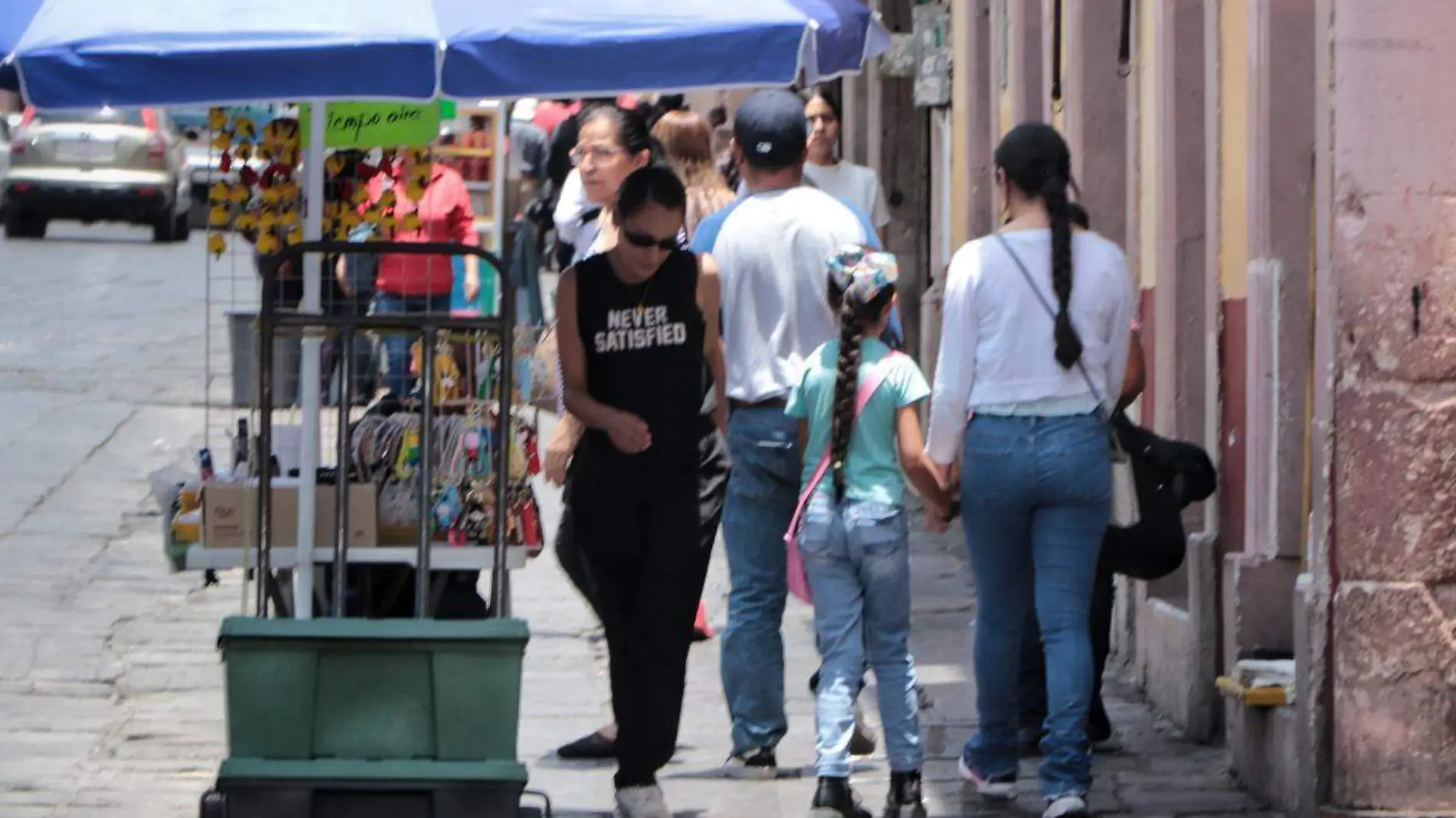 Personas en el centro de Zacatecas